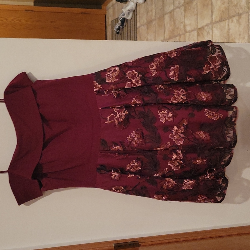 Maroon Morgan & Co homecoming dress size 14